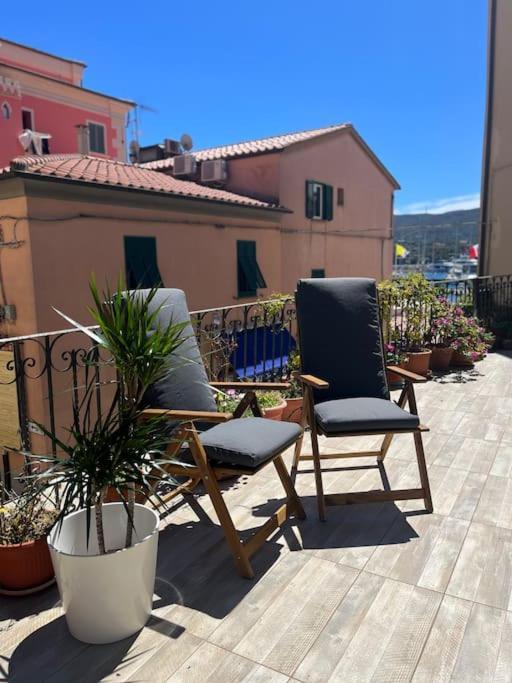 A Casa Di Nonna Anna Apartman Porto Azzurro Kültér fotó