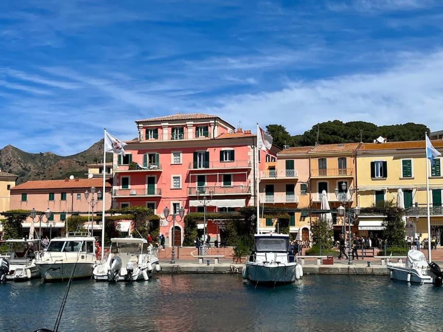 A Casa Di Nonna Anna Apartman Porto Azzurro Kültér fotó