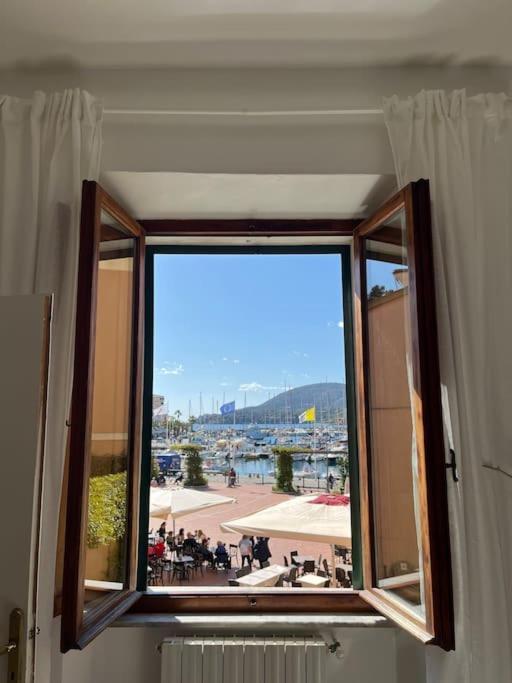 A Casa Di Nonna Anna Apartman Porto Azzurro Kültér fotó