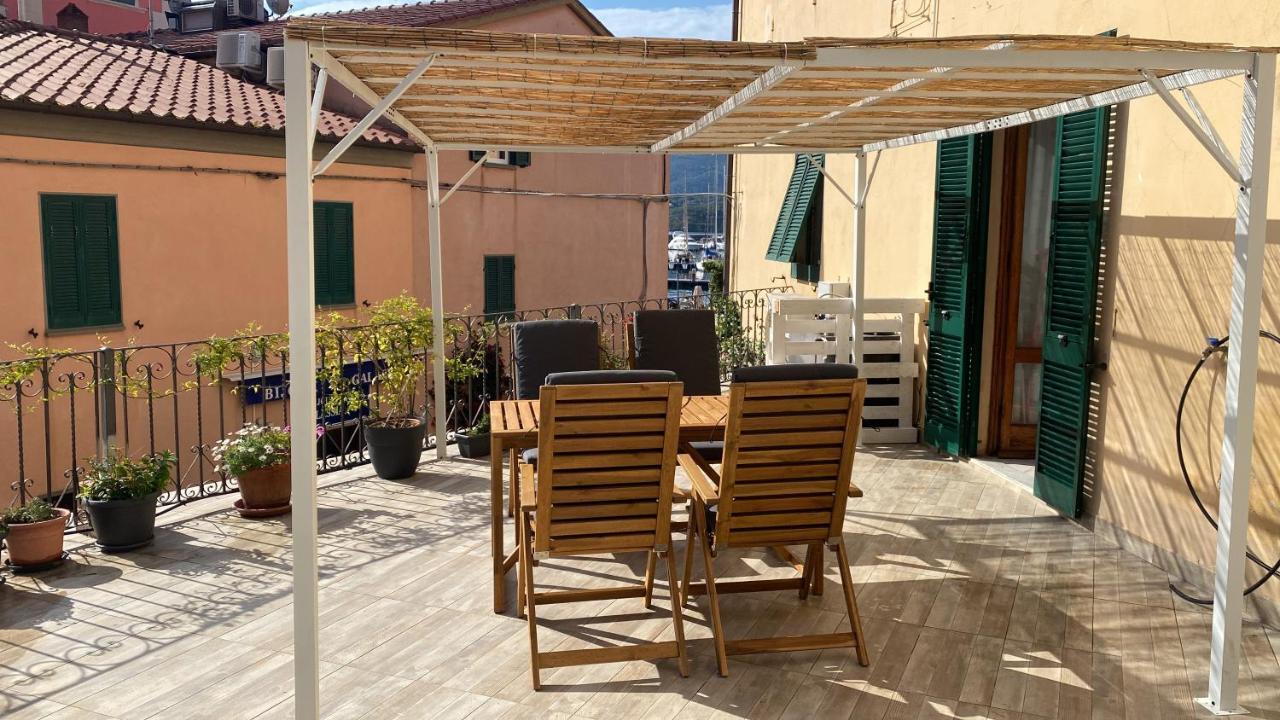 A Casa Di Nonna Anna Apartman Porto Azzurro Kültér fotó